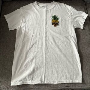 White pineapple skull shirt